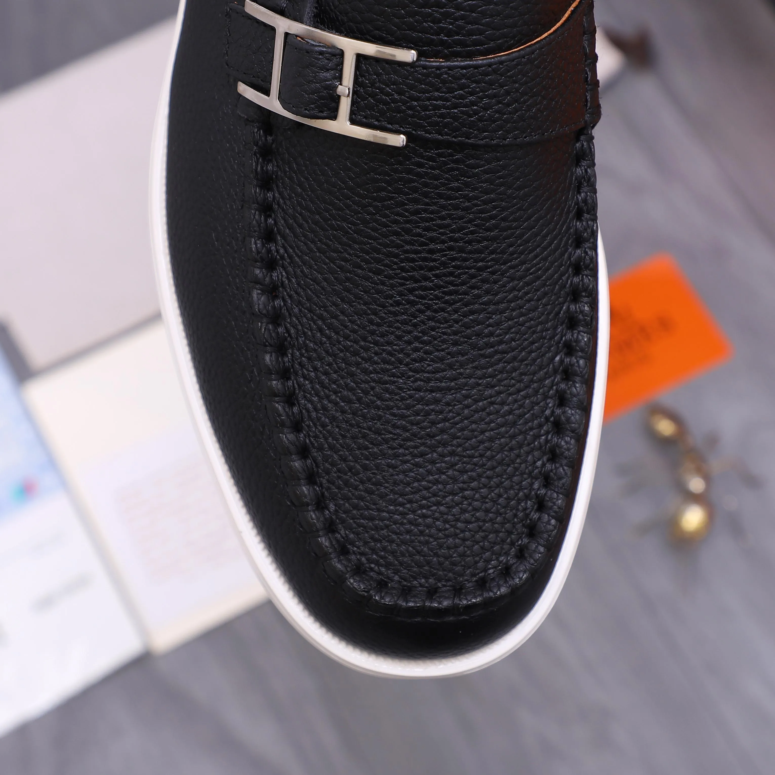 Men's shoes 💰p560 Product trademark: HERMES "Hermes" casual slip-on men's shoes. Regular size: 38-46 (45.46 is custom-made and non-returnable) Product materials: Selected pebbled cowhide upper, cowhide lining, original foam rubber ultra-light sole